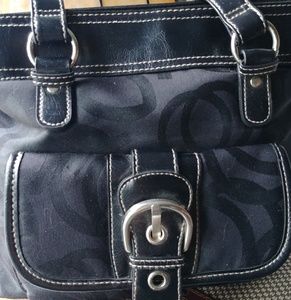 Black Zippered Hand Bag